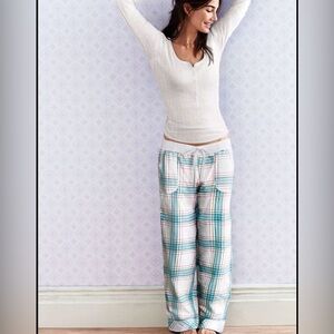 Victoria's Secret Woman’s Plaid Pajama Bottoms - Cream and Blue